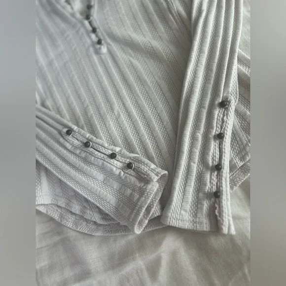 Free People: Long Sleeve Buttoned & Lace Top, Size: XS - Picture 3 of 4